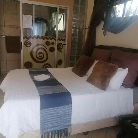 Two Summers Guesthouse Phalaborwa Εξωτερικό φωτογραφία